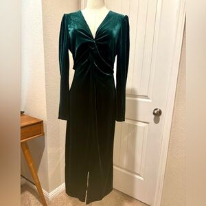 NWOT Petal & Pup Emerald Green Velvet Twist-Front Long Sleeve Dress